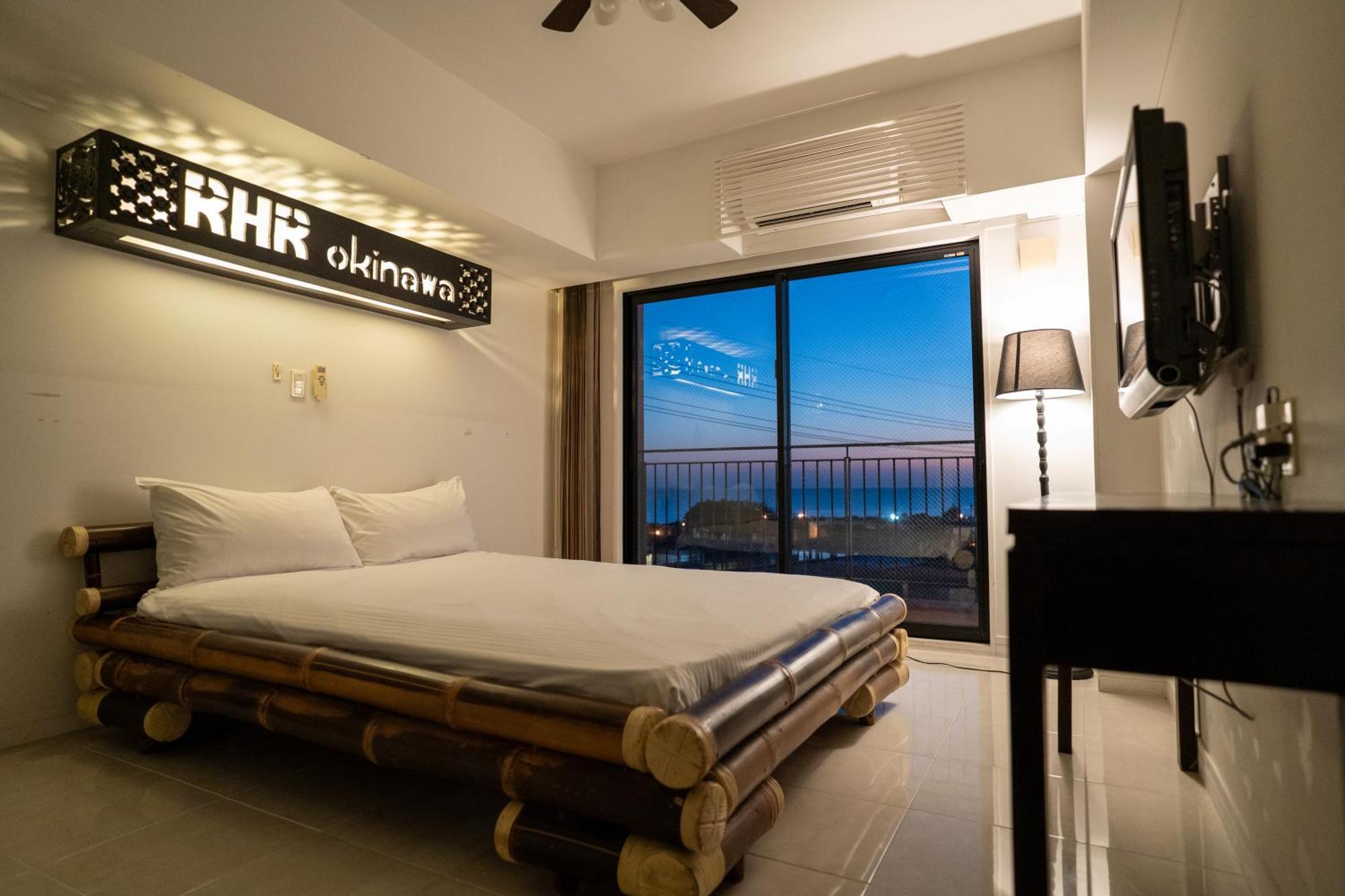 Royal Hotel Yomitan Bagian luar foto