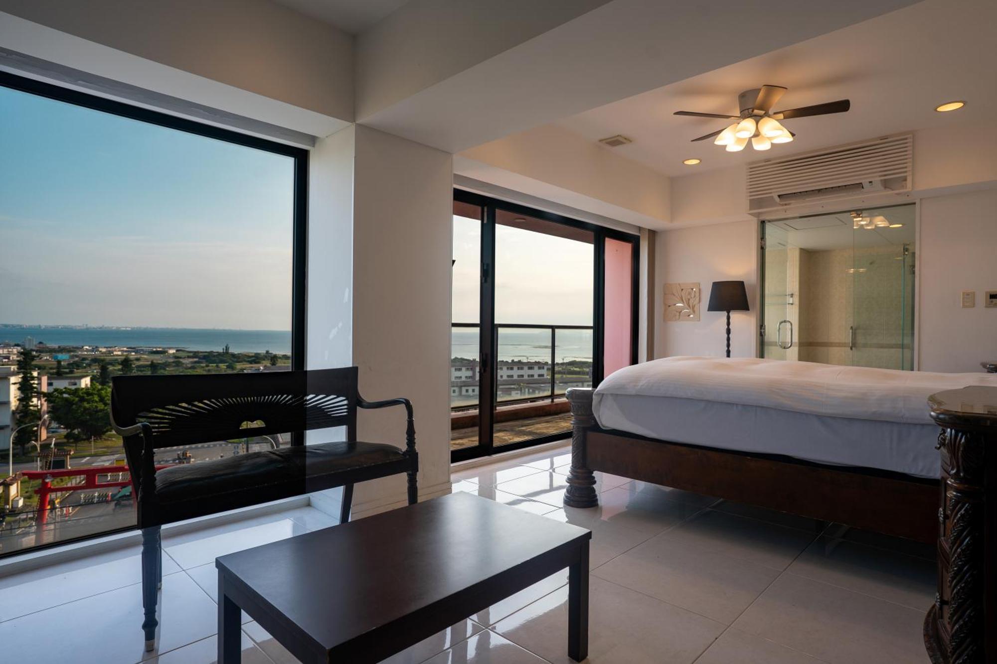 Royal Hotel Yomitan Bagian luar foto