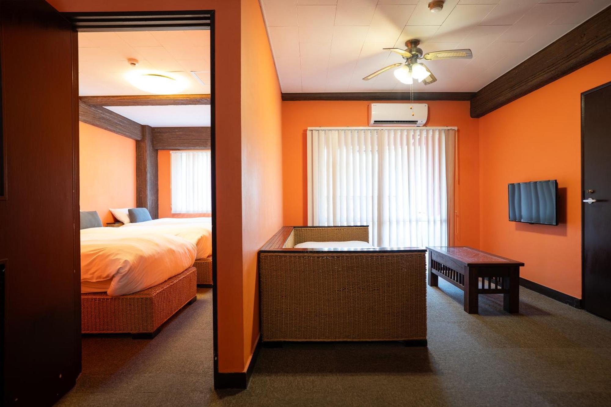 Royal Hotel Yomitan Bagian luar foto