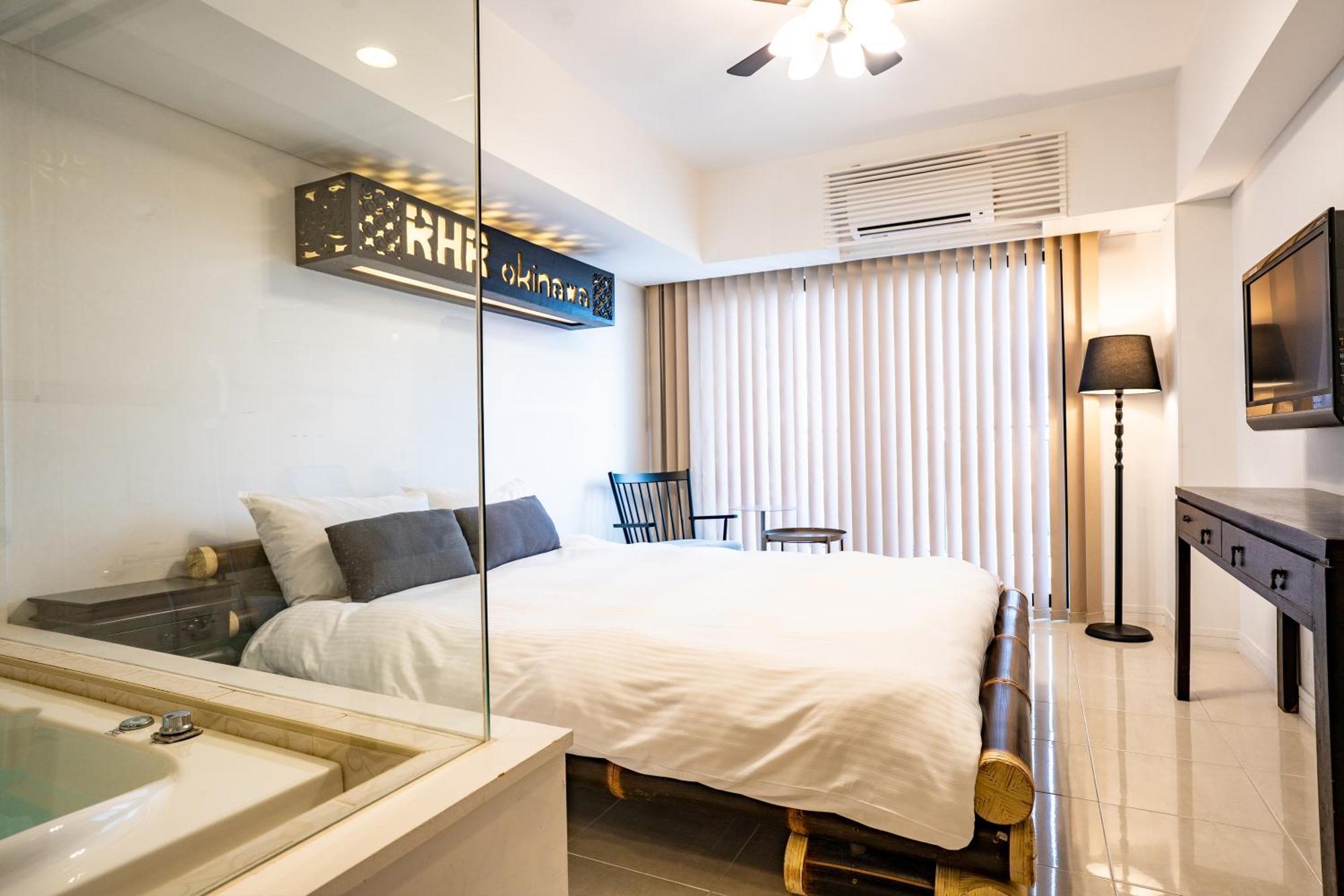 Royal Hotel Yomitan Bagian luar foto