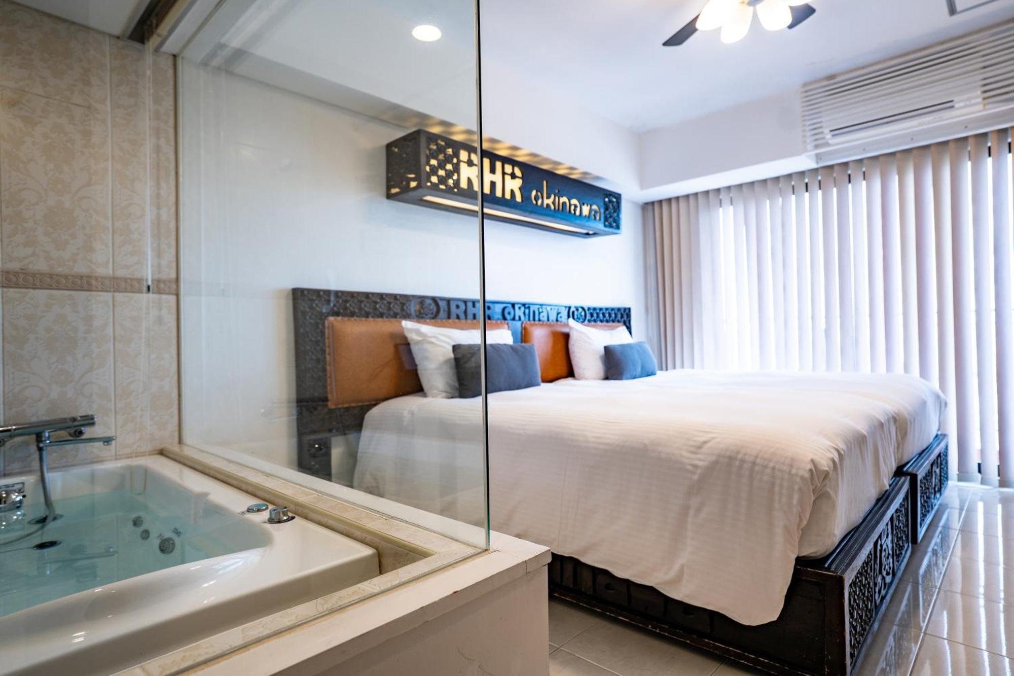 Royal Hotel Yomitan Bagian luar foto
