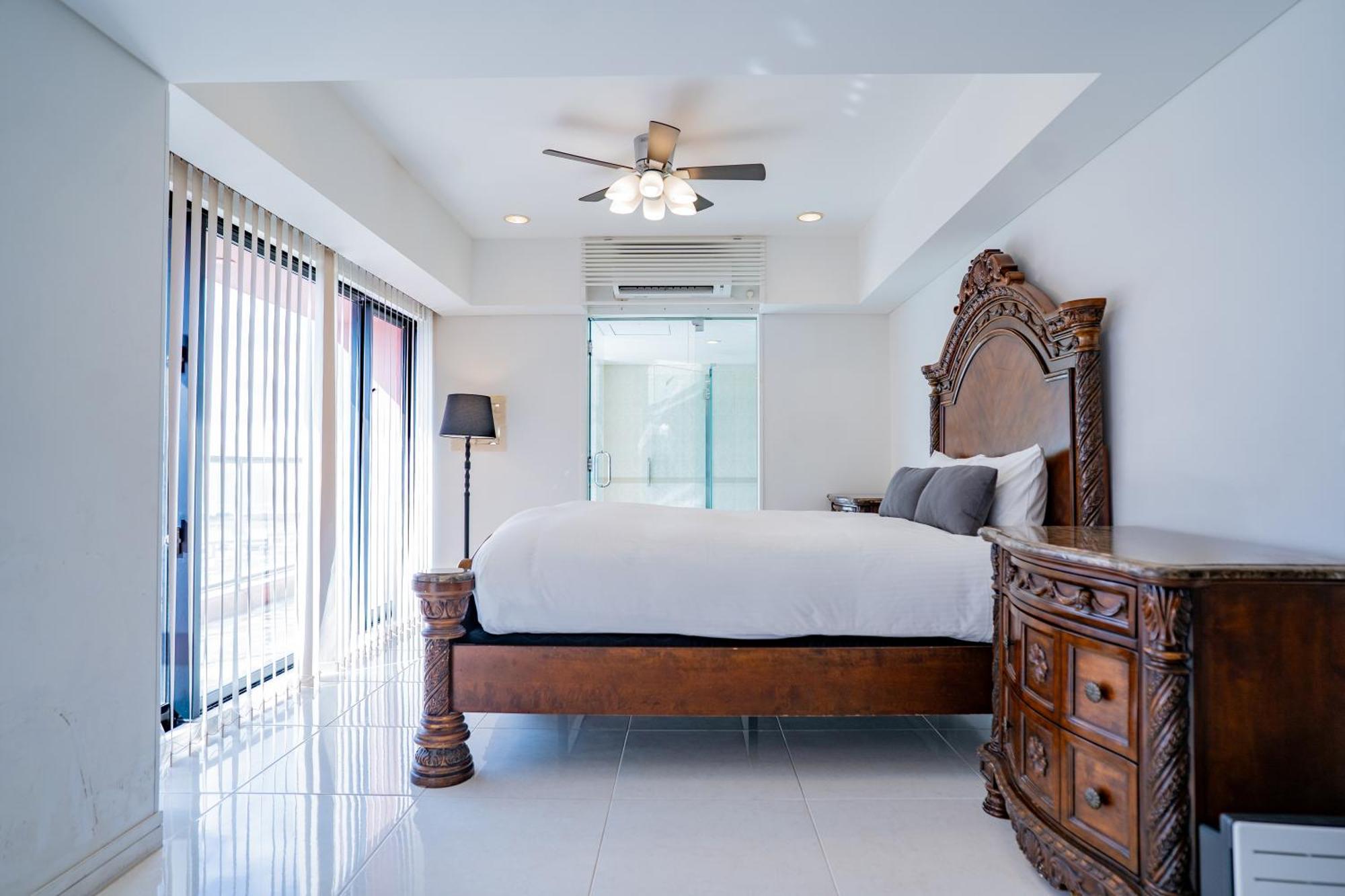 Royal Hotel Yomitan Bagian luar foto